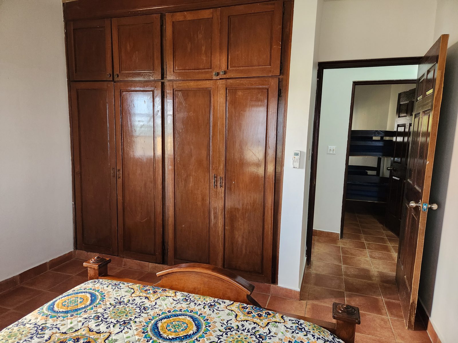 Ground Floor Queen Bedroom — Closets